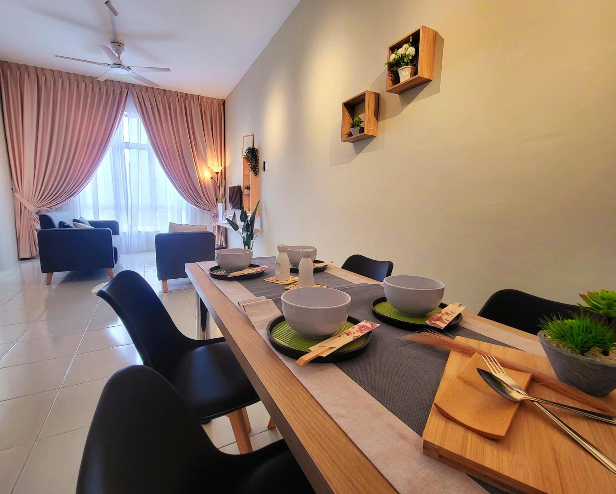 Anderson Town With 2 Parking By Iwh * Ipoh