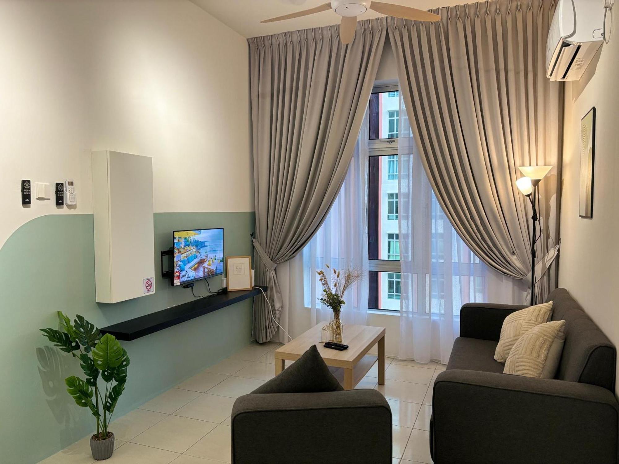 Anderson Town With 2 Parking By Iwh Apartment