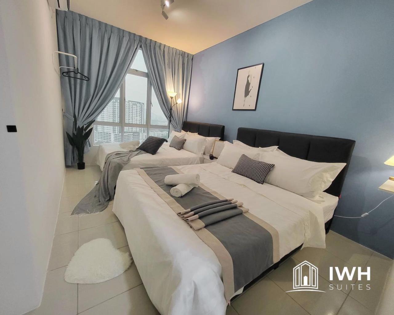 Anderson Town With 2 Parking By Iwh *