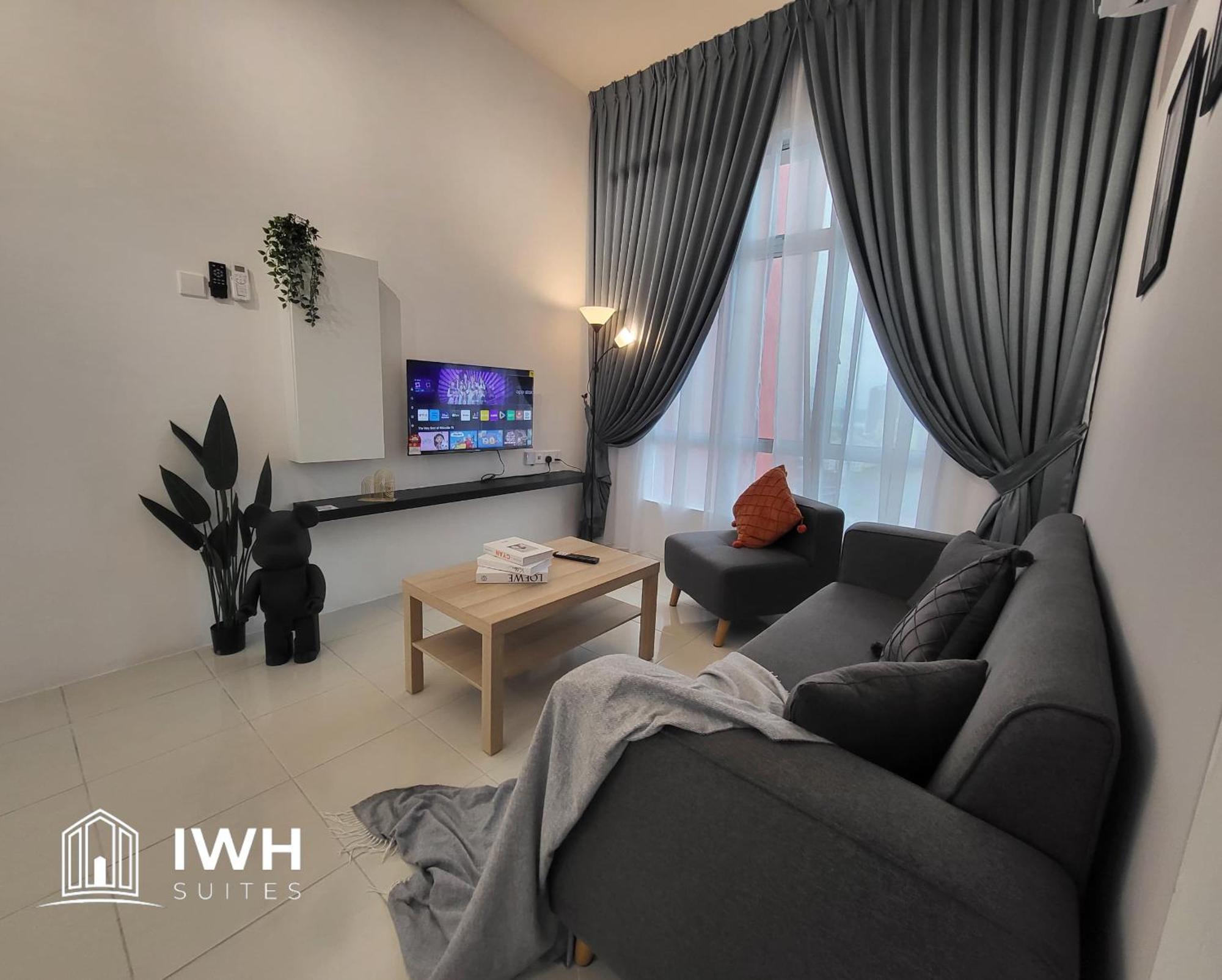 Anderson Town With 2 Parking By Iwh Ipoh